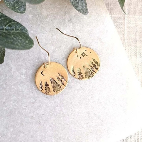 Goregeous Gold Starlight Mountain Earrings - Picture 2 of 2